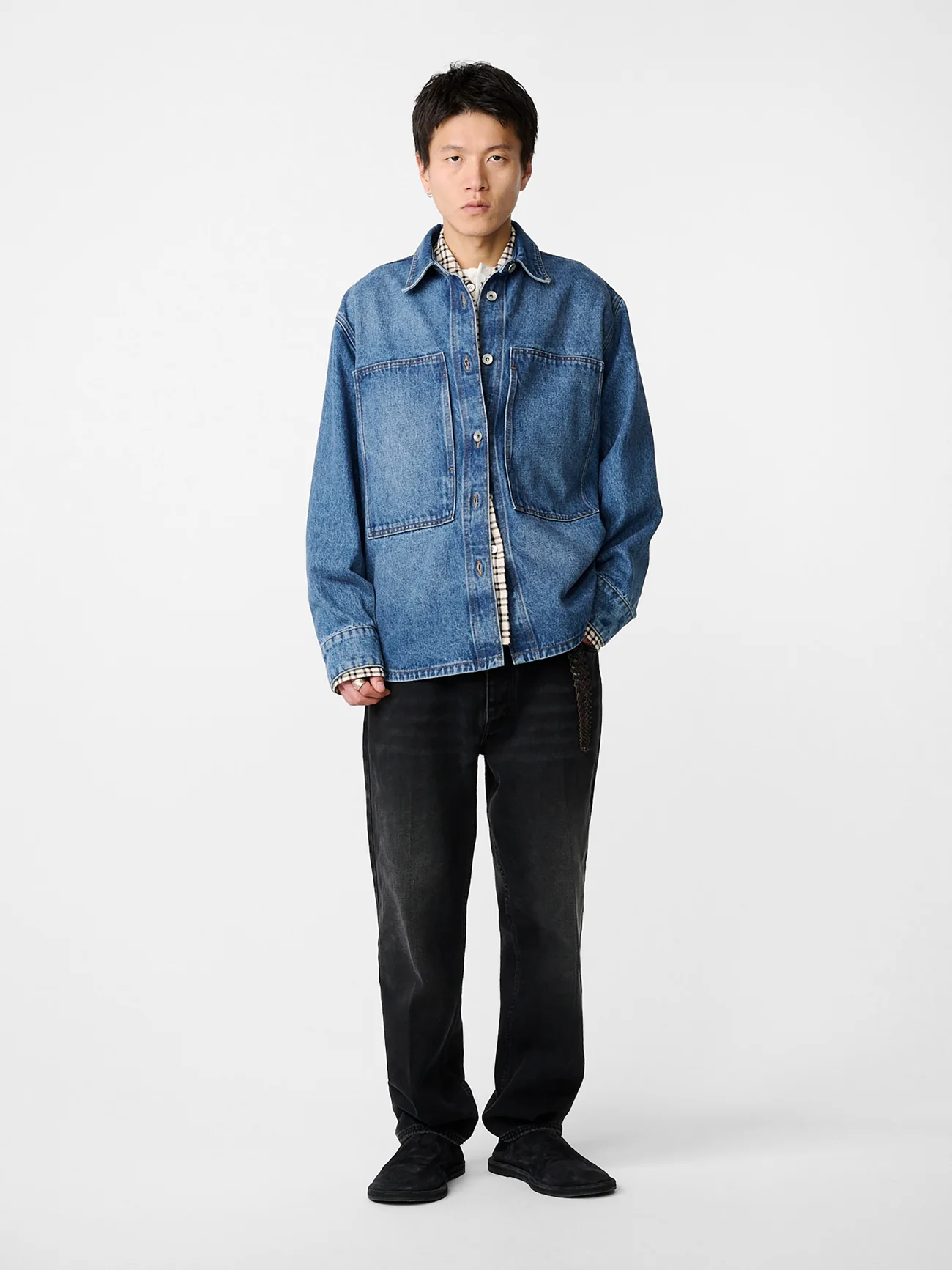 Saxon Denim Shirt in Worn Wash Indigo - Image 2