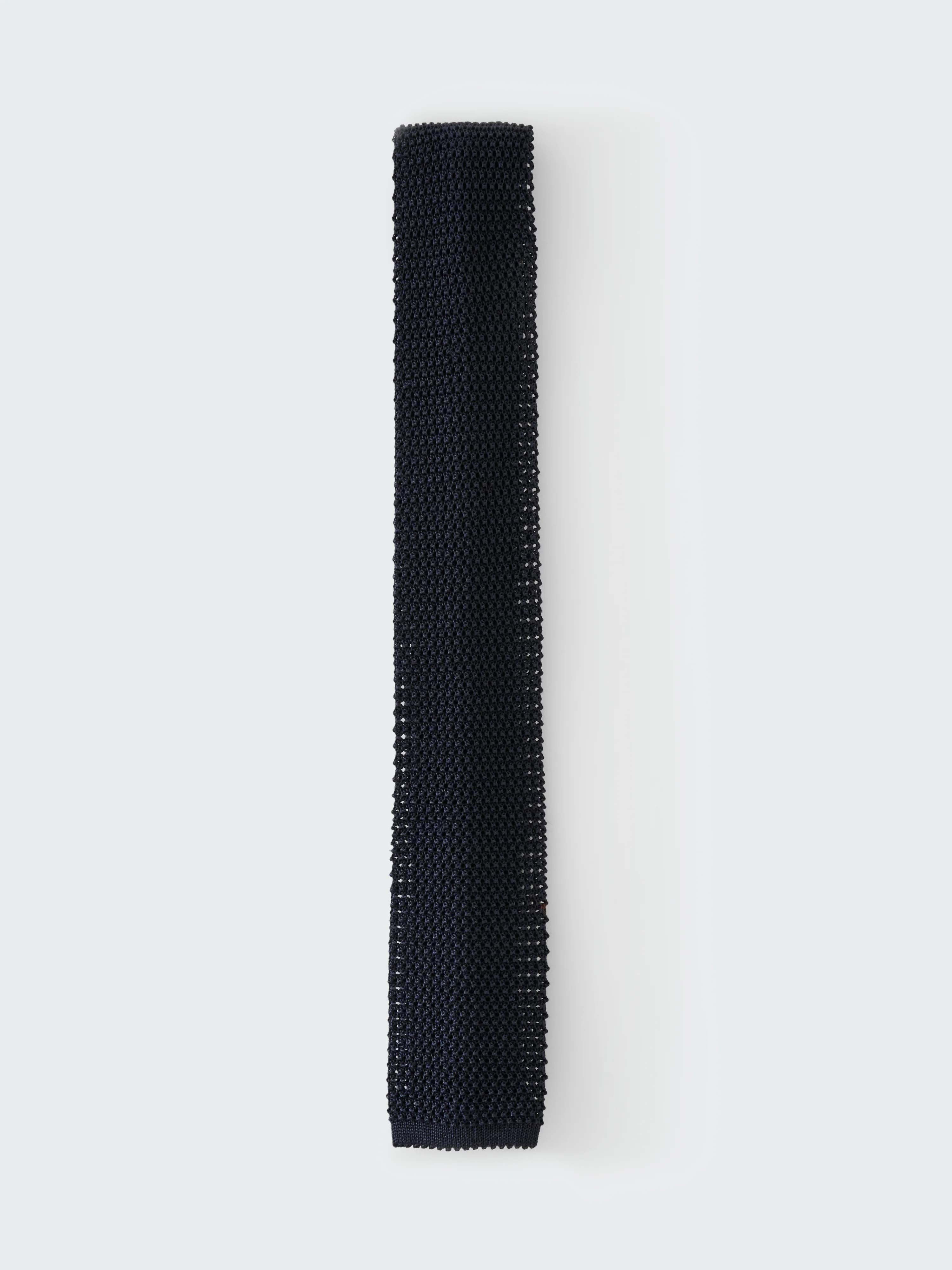 Silk Tie in Darkest Navy - Image 3