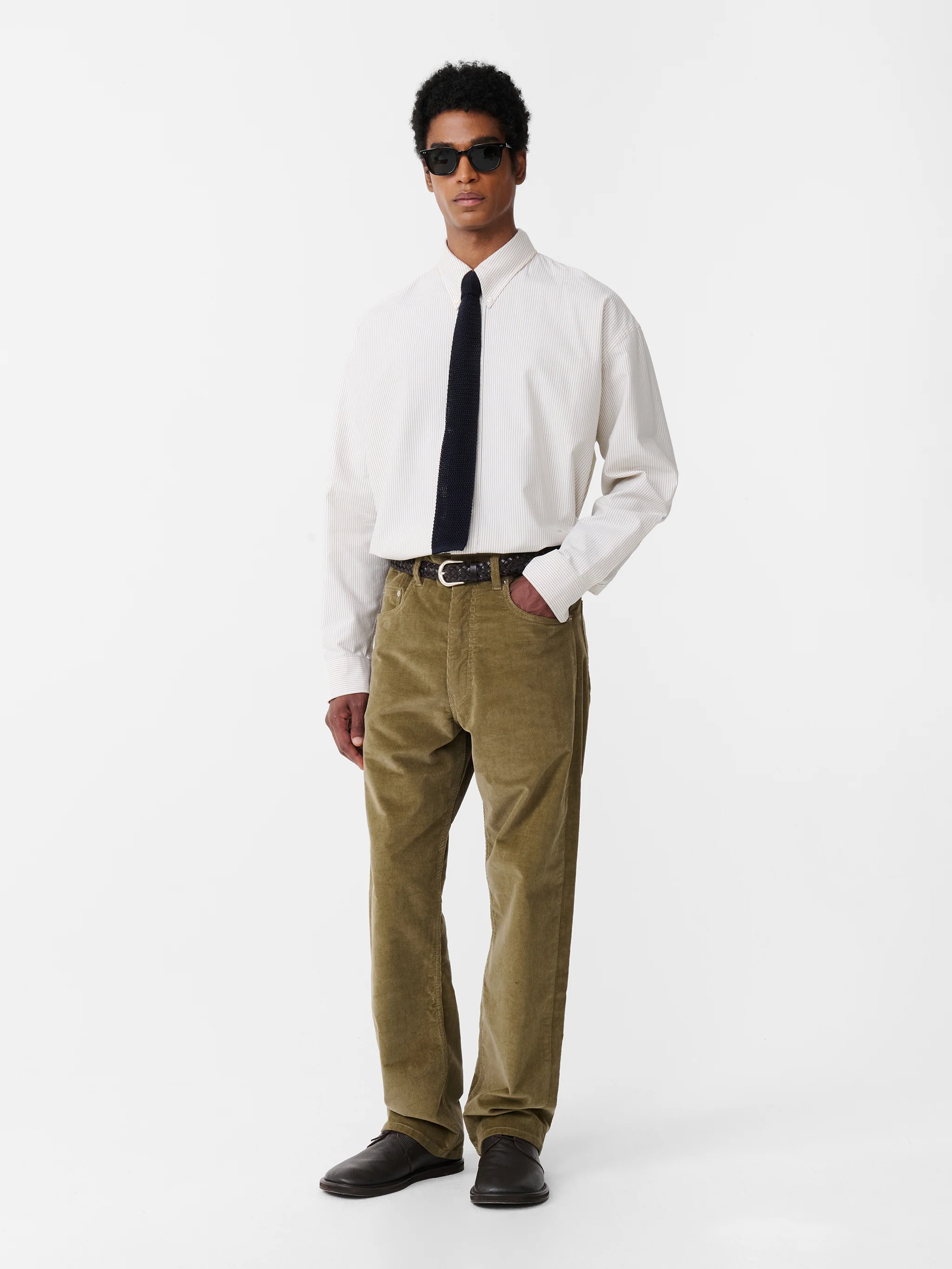 Silk Tie in Darkest Navy - Image 5