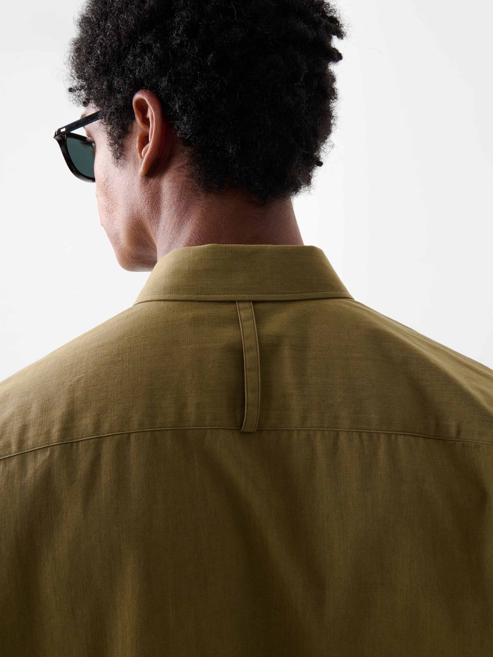 Solst Shirt in Military Green - Image 4
