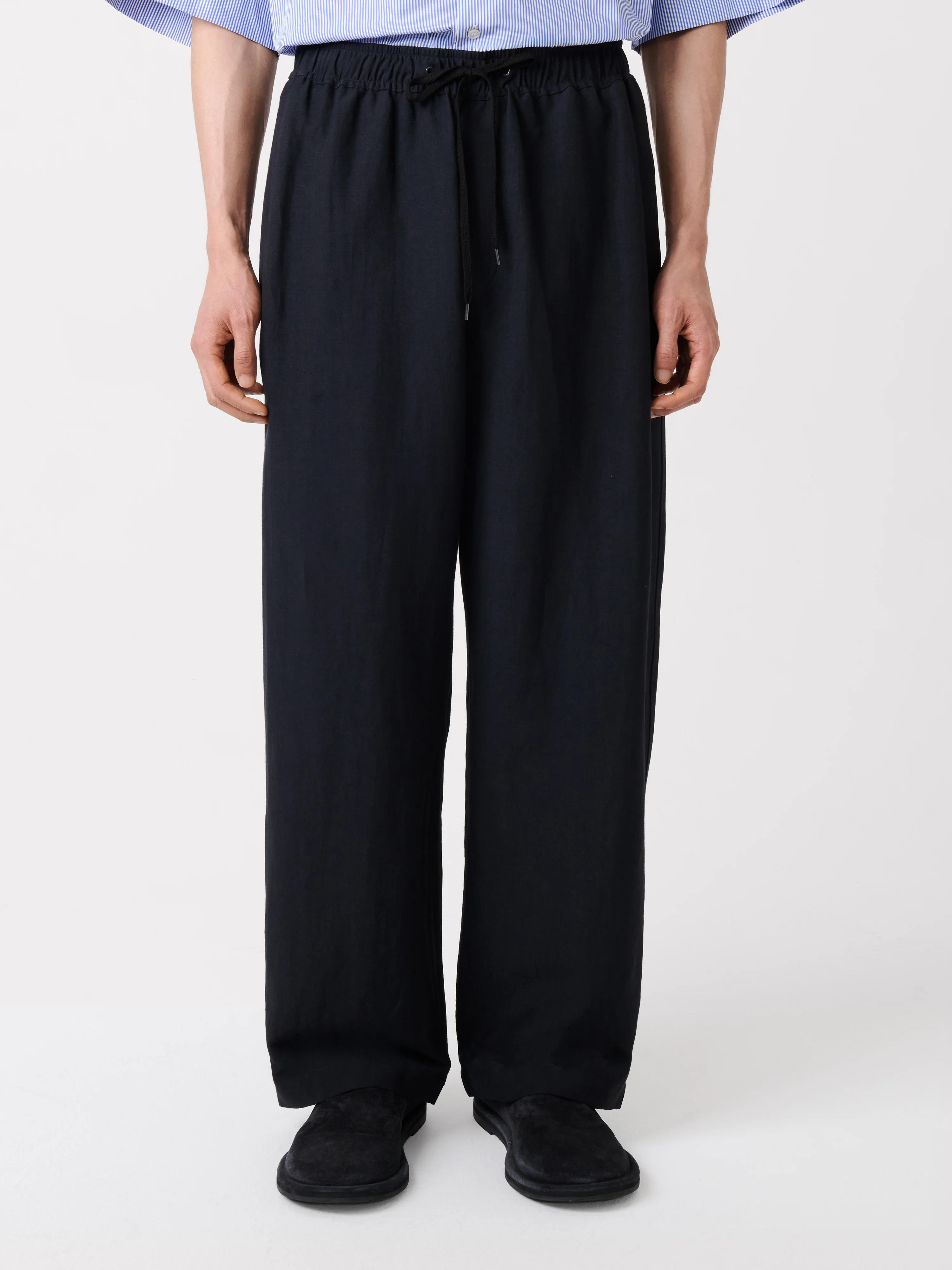 Sonny Drawstring Pant in Darkest Navy - Image 4