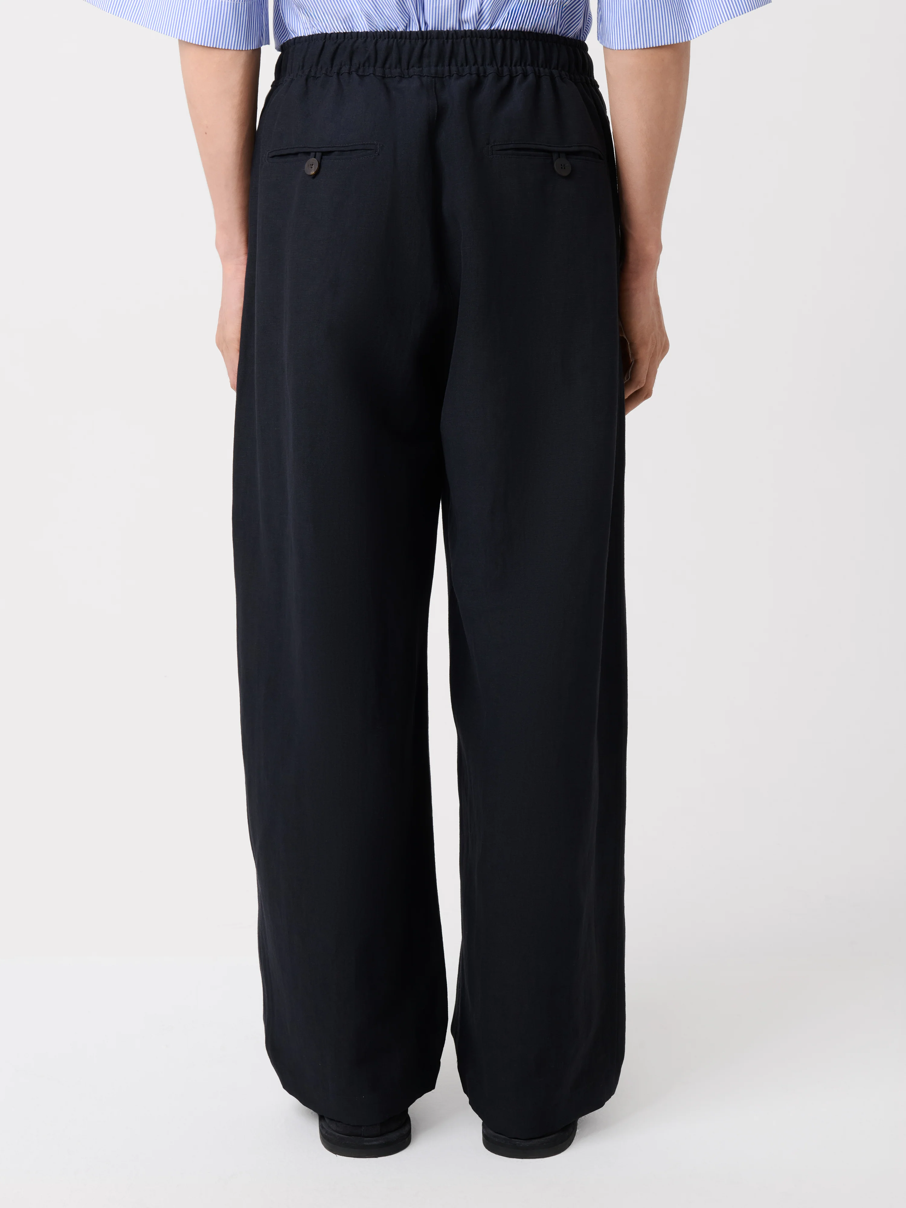 Sonny Drawstring Pant in Darkest Navy - Image 5