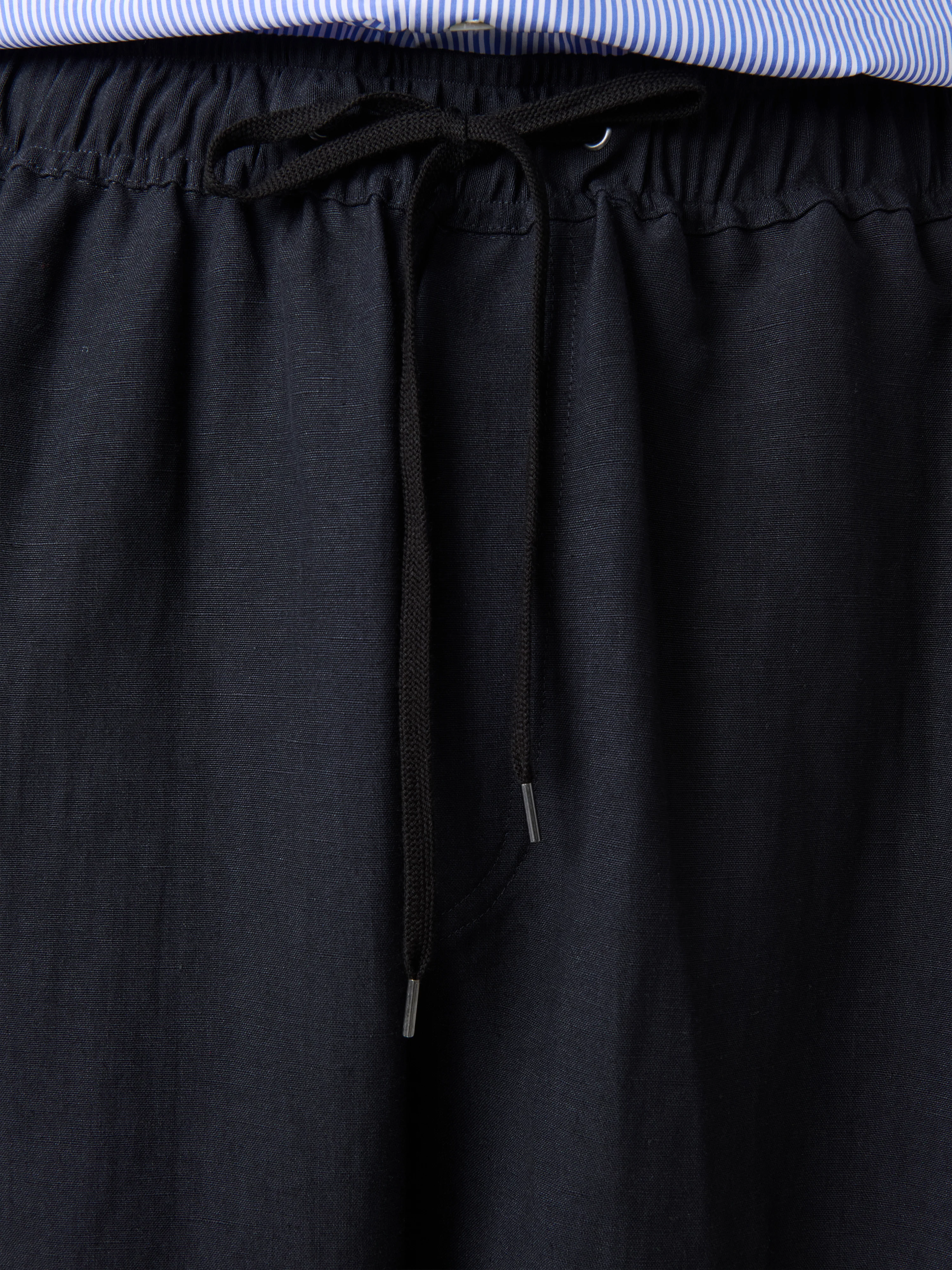 Sonny Drawstring Pant in Darkest Navy - Image 6