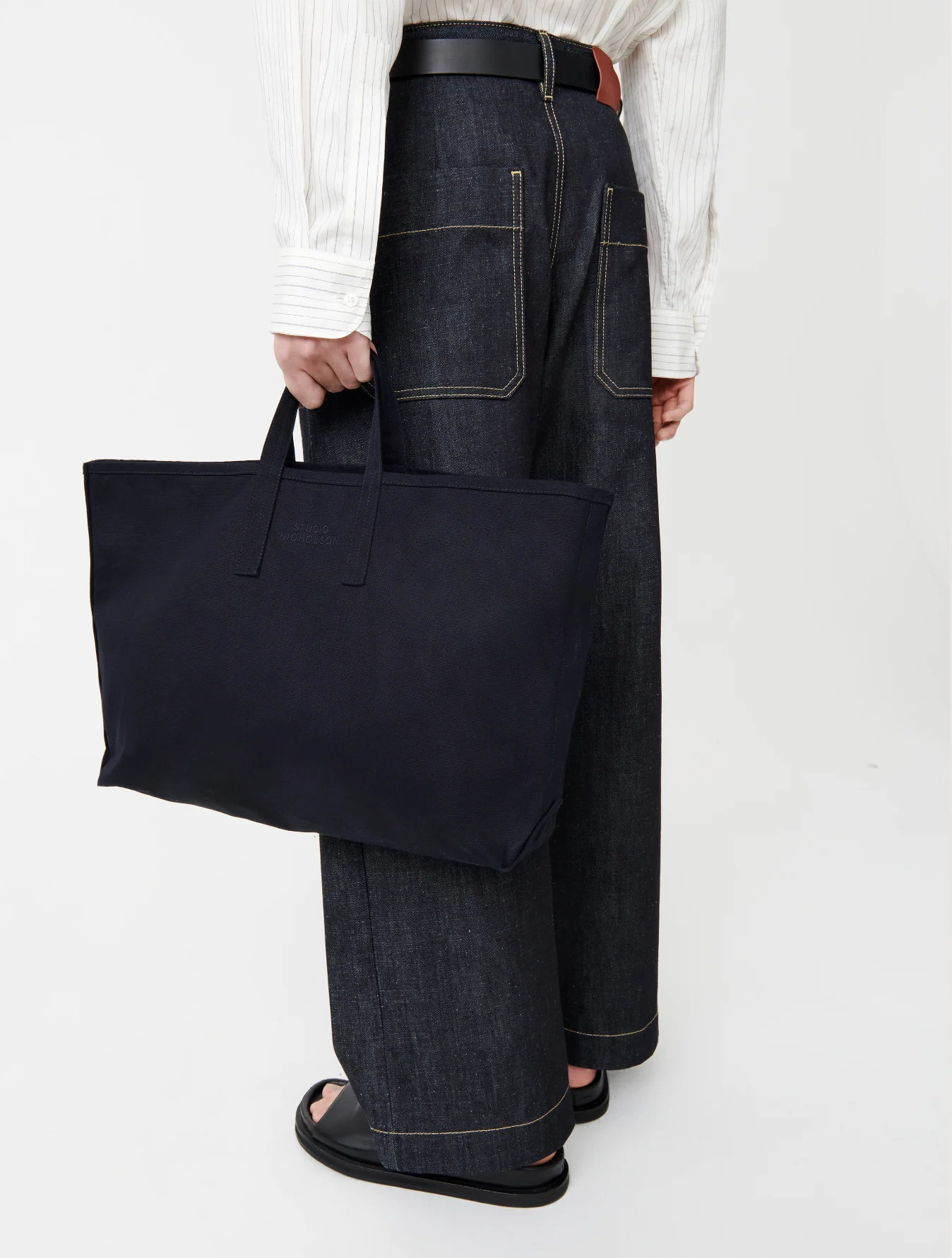 Standard Tote in Darkest Navy - Image 2