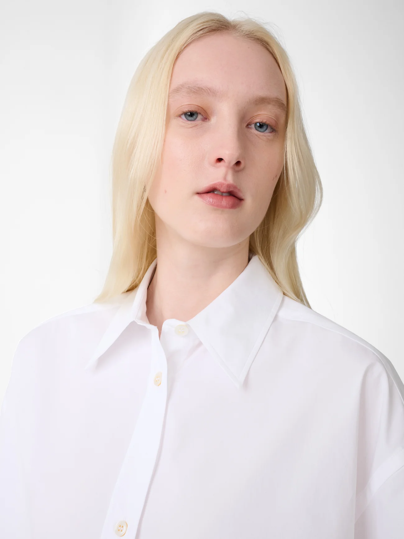 Tocoa Short Sleeve Shirt in White - Image 5