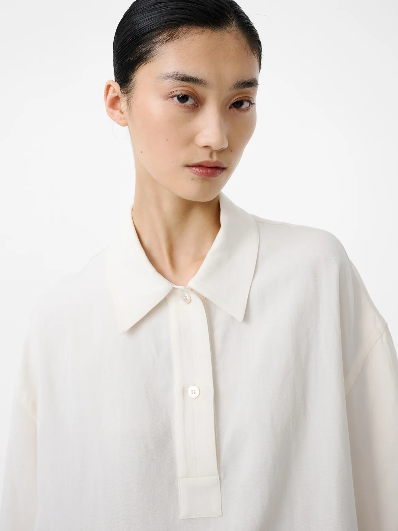 Toulon Short Sleeve Linen Polo in Chalk - Image 5