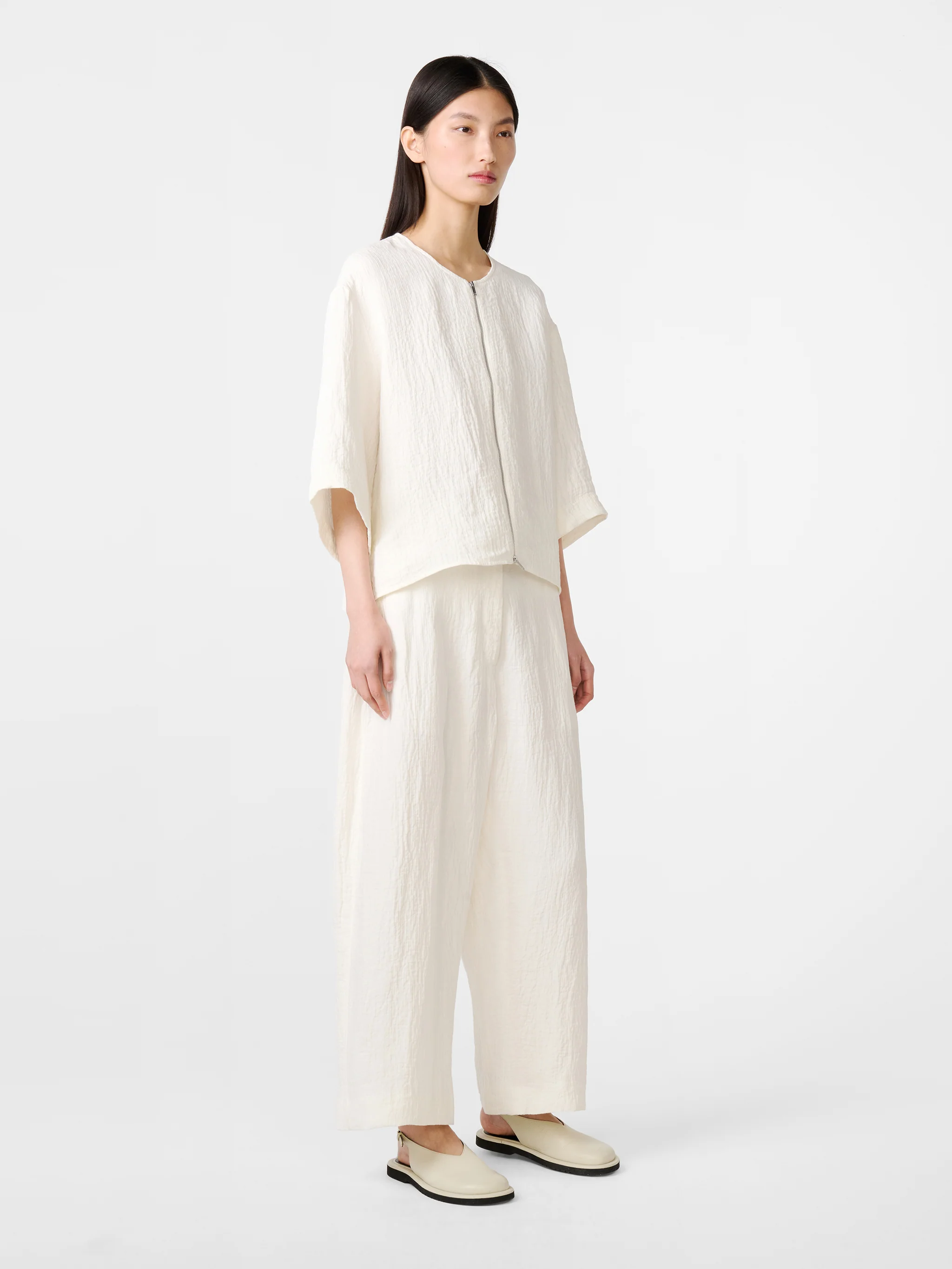 Tuttle Linen Shirt in Parchment - Image 2