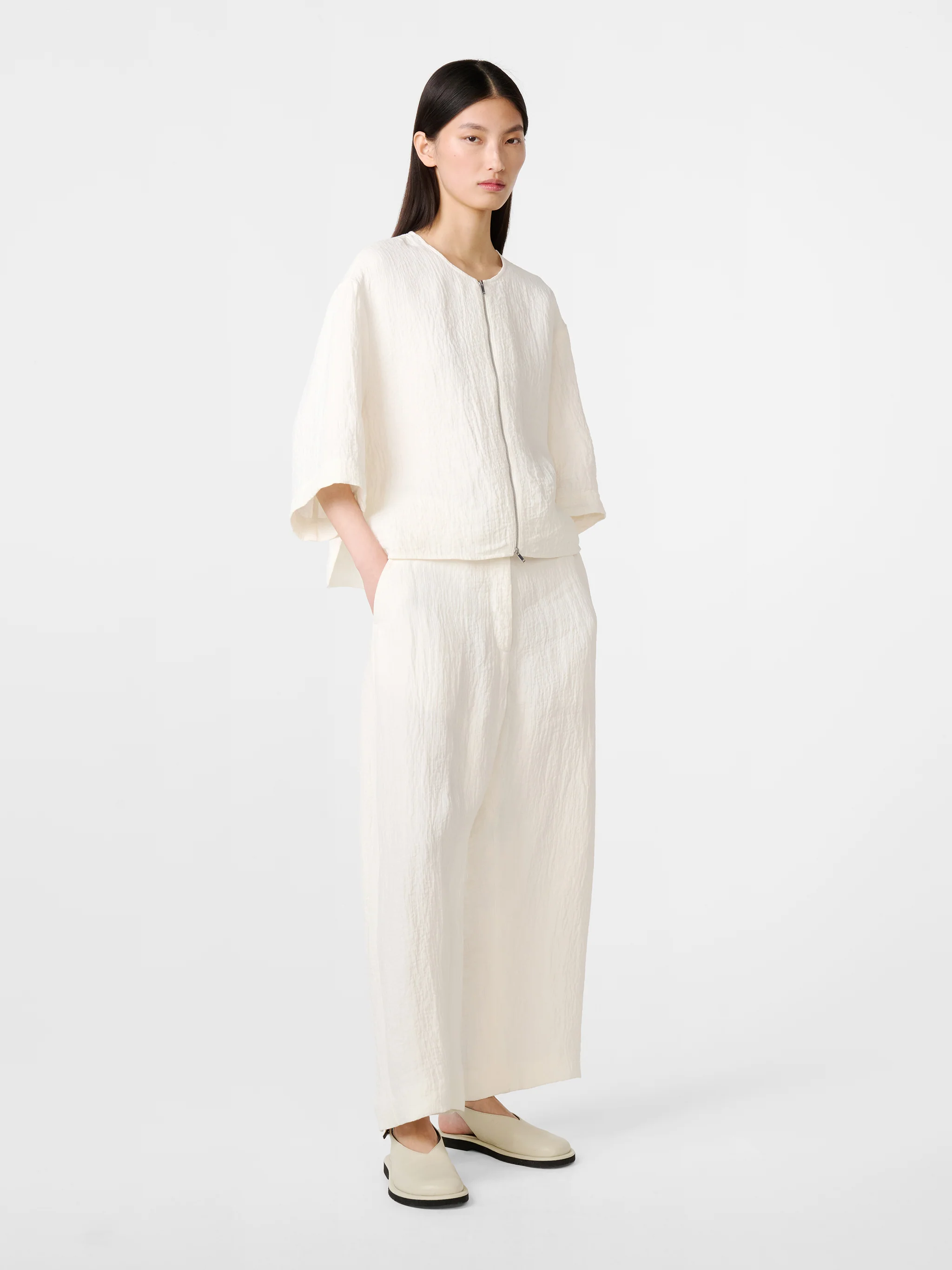 Tuttle Linen Shirt in Parchment - Image 3