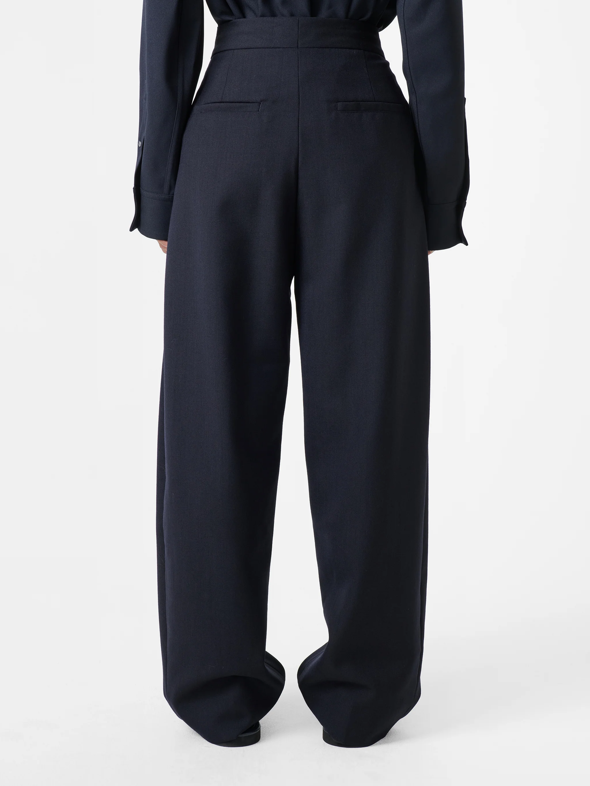 Vai Tropical Wool Pant in Darkest Navy - Image 5
